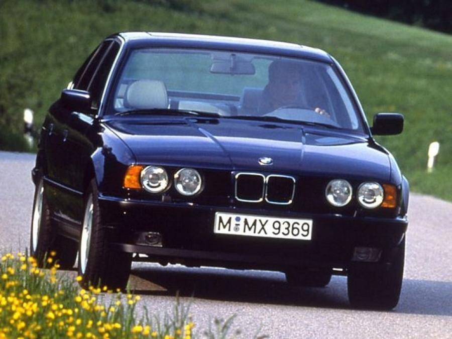  BMW 5-Series Sedan 1987 года  (фото 2 из 10)